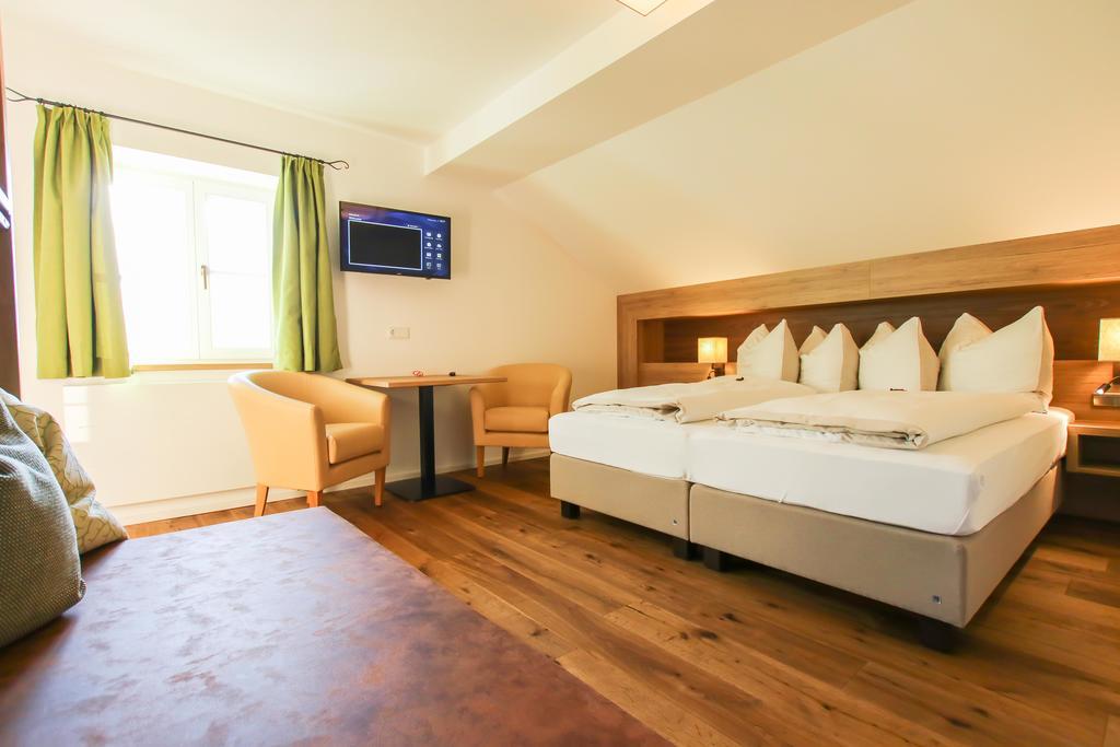Hotel - Wirts'Haus "Zum Schweizer" Lofer Kültér fotó