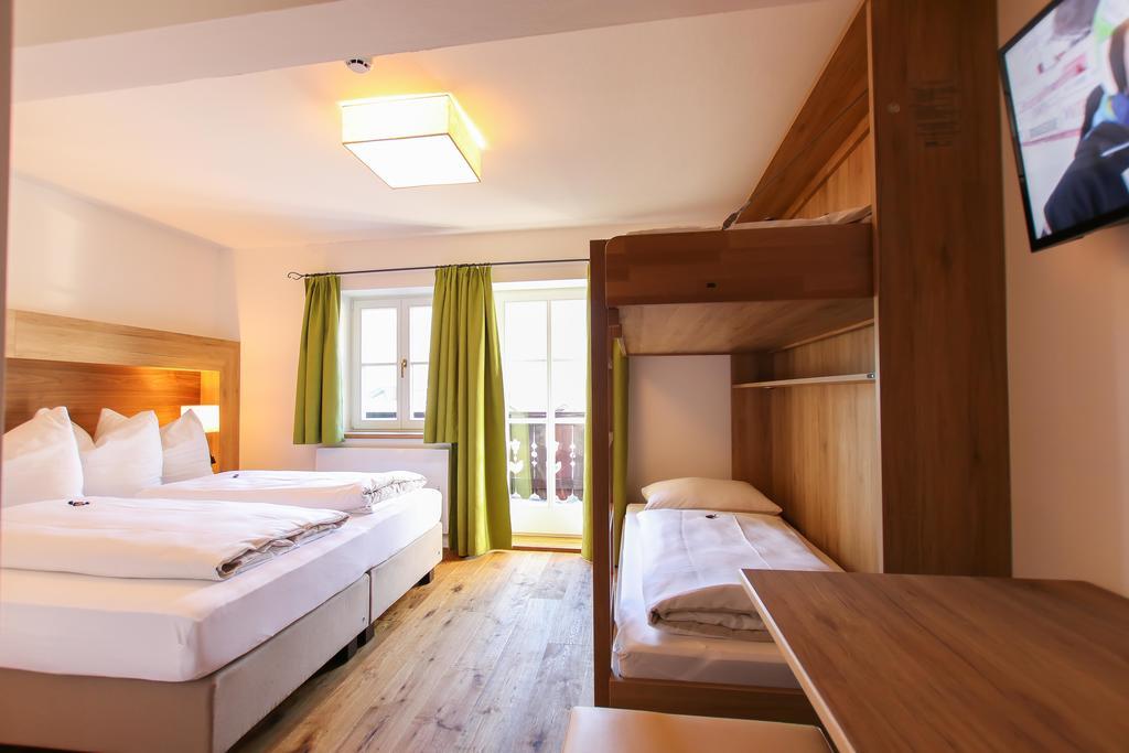 Hotel - Wirts'Haus "Zum Schweizer" Lofer Kültér fotó